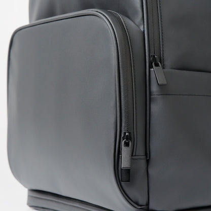 fetchamo Core backpack for dog owners – close-up of zip detail and material finish